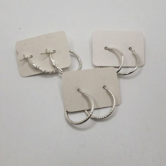Small Silver hoop Earrings minimalist  jewelry - Picture 1 of 3